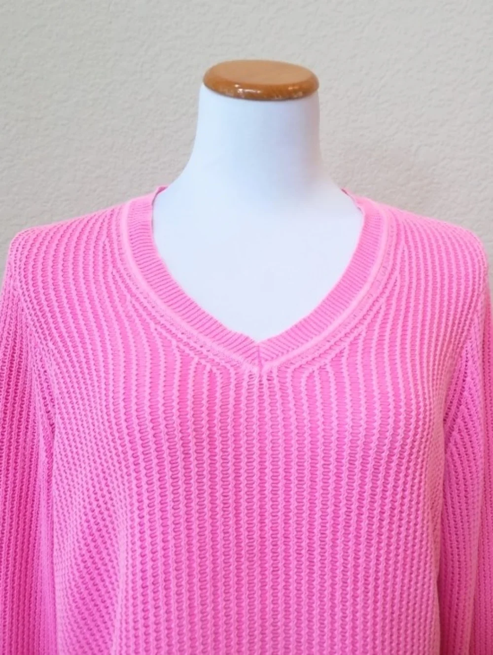 ๐ค J. Crew neon pink 100% cotton sweater - Picture 5 of 9